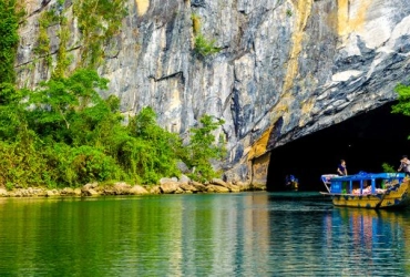 Hanoi – Volo per Dong Hoi – Parco Nazionale Phong Nha Ke Bang (B, L)