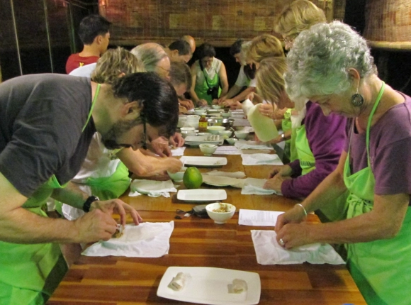 Cours de cuisine et tour de vélo au village Thuy Bieu 