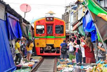 Bangkok - Mercato ferrovirio di Maeklong - Mercato galleggiante di Damnoen Saduak - Kanchanaburi (B)