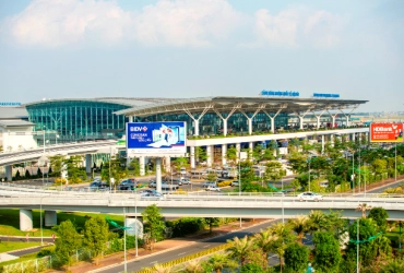 Arrivo ad Hanoi (-) Senza guida