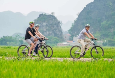 Ninh Binh - Hoa Lu - Tam Coc - Bich Dong (B, L)