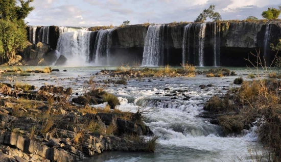 Escursione a Buon Ma Thuot: Esplorare le cascate e la cultura