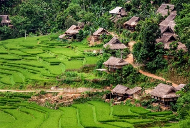 Escursione al villaggio di Kho Muong (B,L,D)