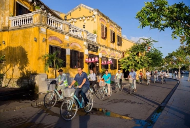 Baia di Ha Long - Hanoi - Da Nang - Hoi An (B,L)