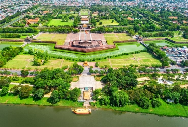 Baia di Halong – Hanoi – Volo per Hue (B) Senza guida a Hue