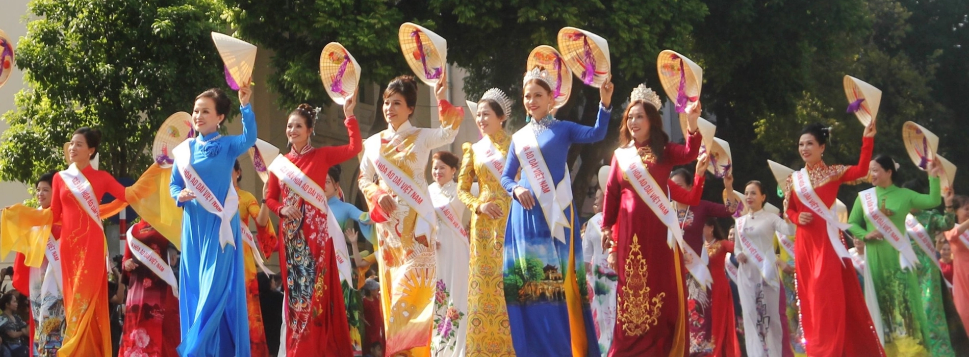 Ao Dai - Costume tradizionale della nazione vietnamita