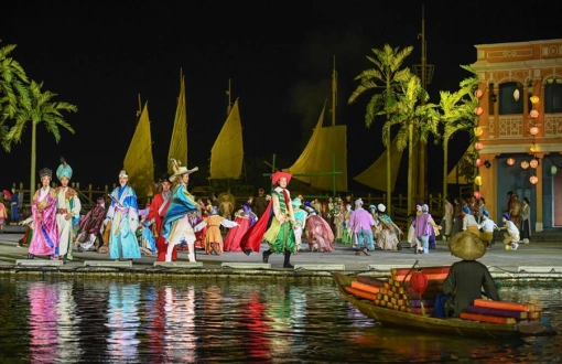 Spettacolo memoria di Hoi An