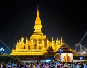 Laos, al That Luang Festival: Guida di viaggio 2024