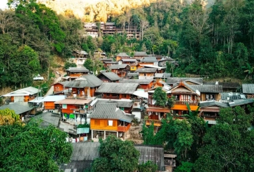 Chiang Mai - Trekking tour Mae Kampong (B,L)