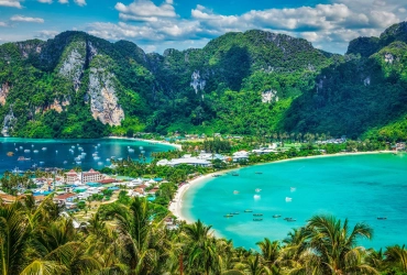 Phuket - Phi Phi (B, L)