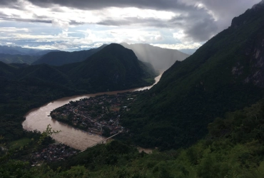 Esplorazione del villaggio sul fiume Nam Ou