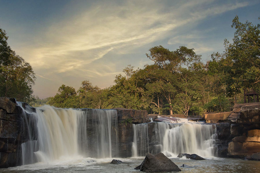 Come muoversi alla cascata di Tat Ton