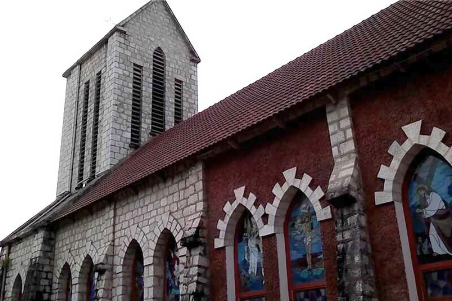 Chiesa in pietra di Sapa - Guida di viaggio - Attrazione in VietNam