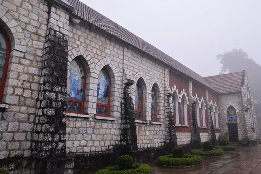 Chiesa in pietra di Sapa - Guida di viaggio - Attrazione in VietNam