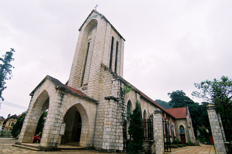 Chiesa in pietra di Sapa - Guida di viaggio - Attrazione in VietNam