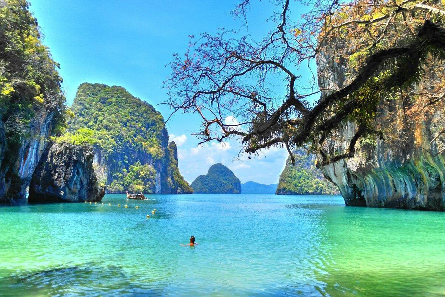 Isola di Hong con acqua turchese