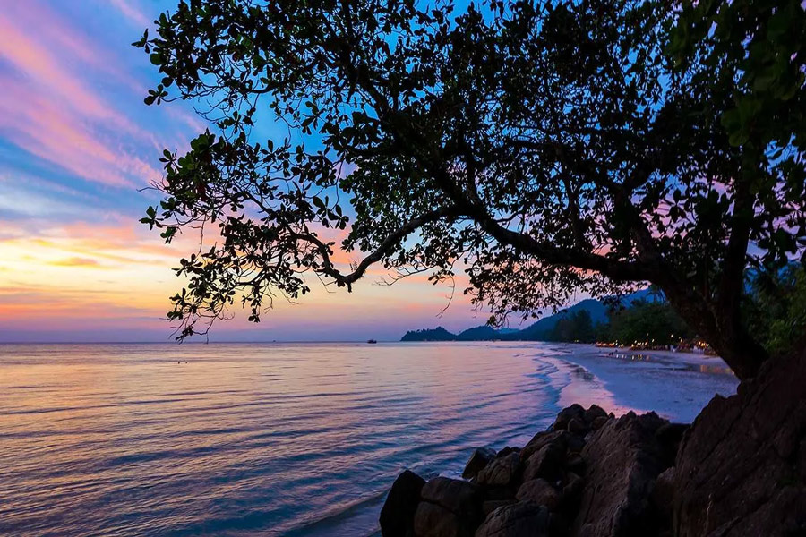 Benvenuti alla spiaggia di Klong Prao