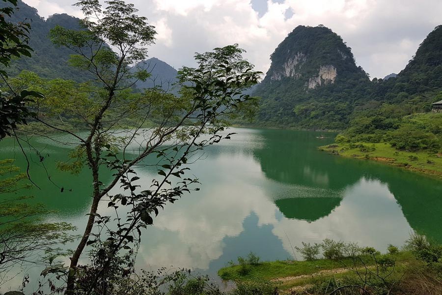 Il lago di Thang Hen