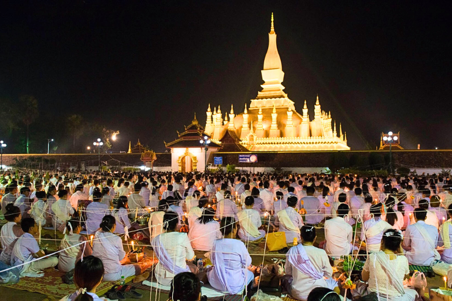 Laos, al That Luang Festival: Guida di viaggio 2024