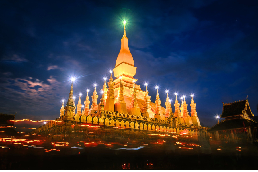 Laos, al That Luang Festival: Guida di viaggio 2024