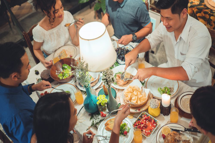 Le maniere a tavola dei Thailandesi