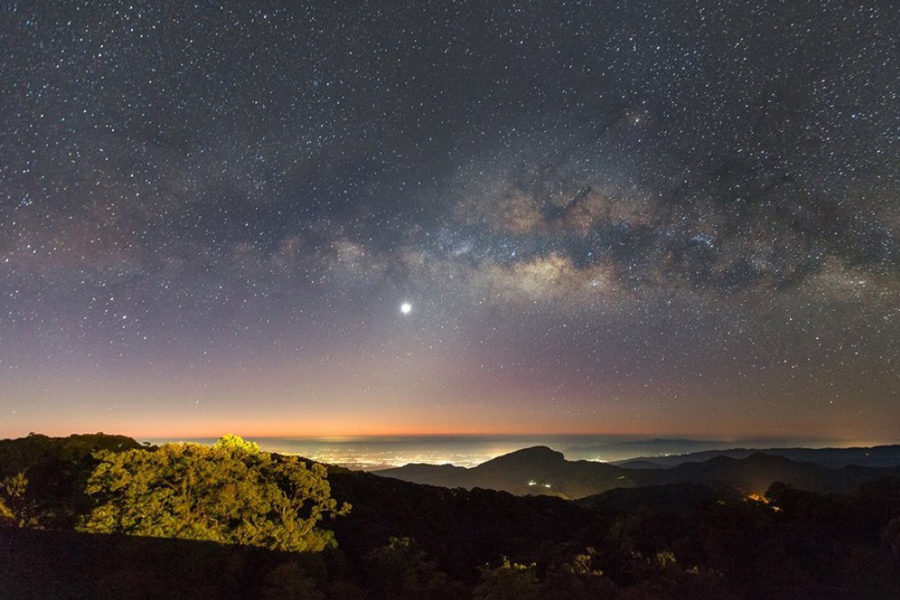 Osservare le stelle nel parco 