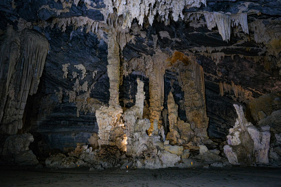 Esplorare la grotta di Tu Lan a Quang Binh