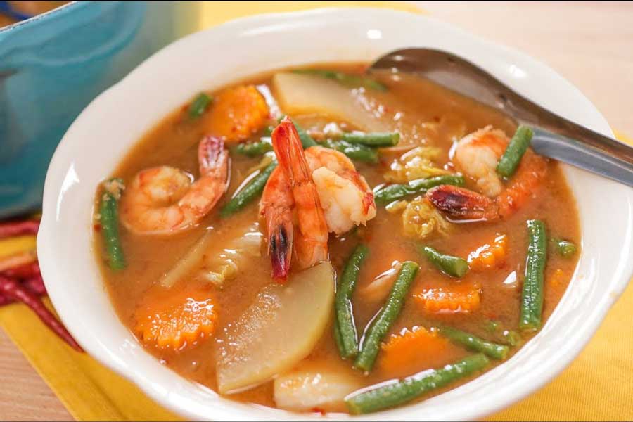 Il Kaeng Som (Zuppa di pesce dal gusto agrodolce)