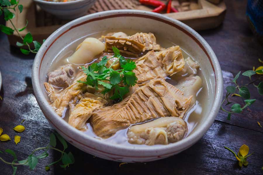 Zuppa a base di bambù essiccato