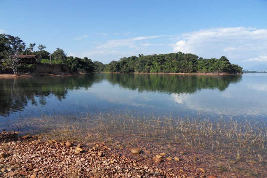 Lago di Nam ngum